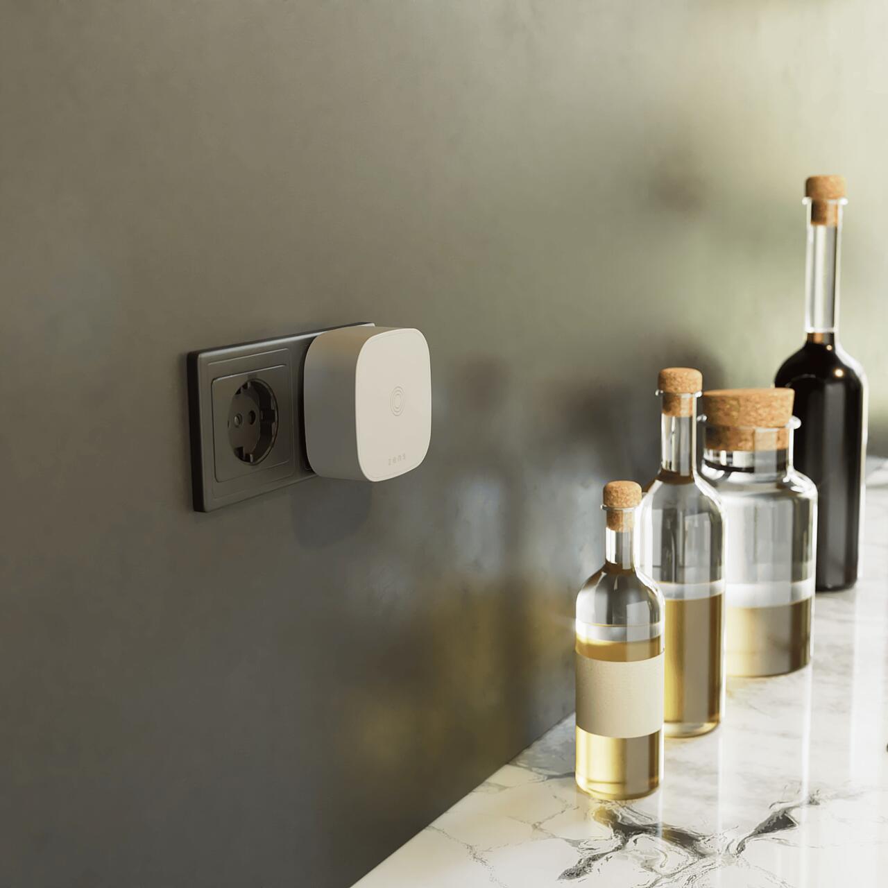 Adaptor wireless Zens cu ștecher UE – încărcare de 15 W + USB-C de 18 W, design compact, Alb