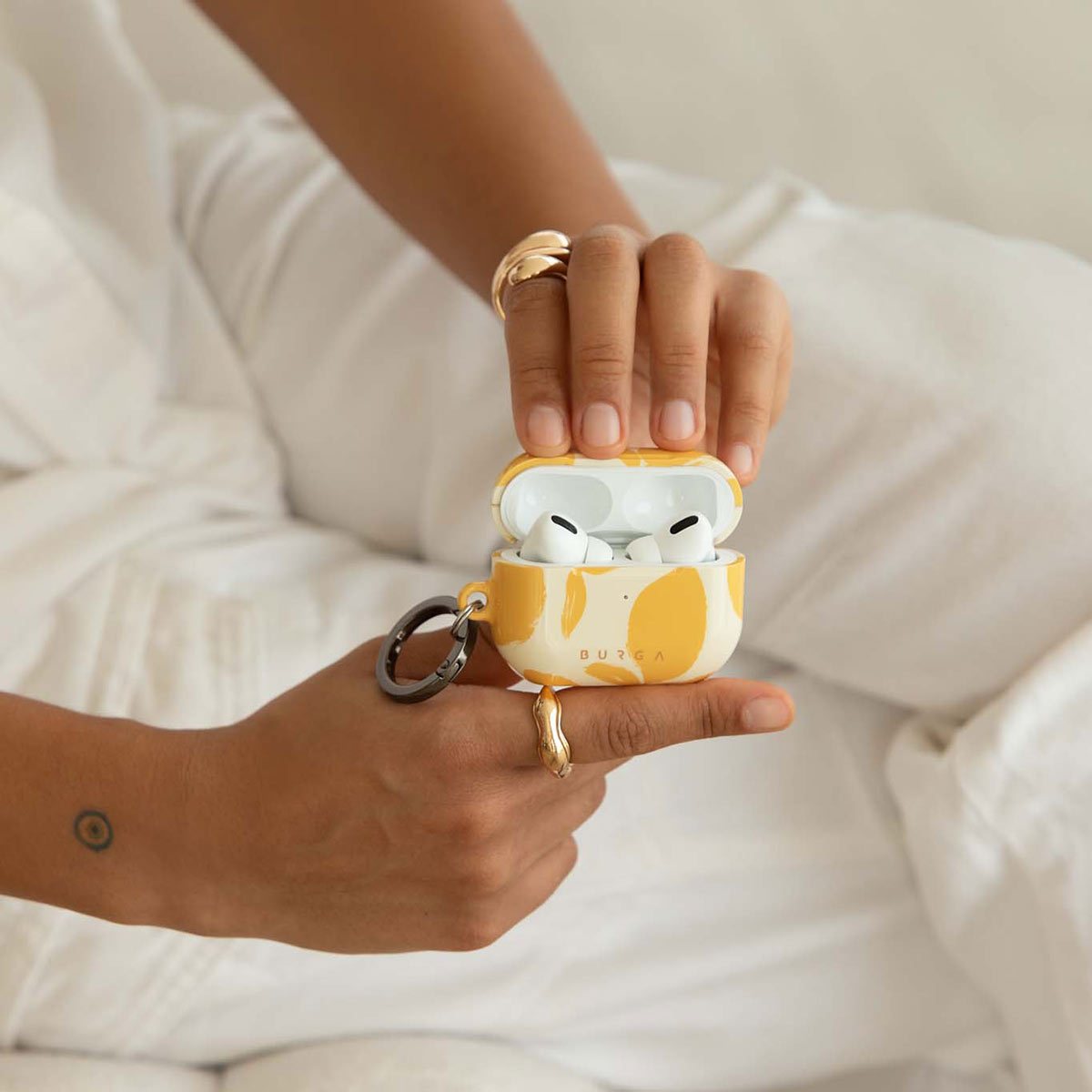 Husa BURGA Lemon Tart Tough pentru Airpods 4