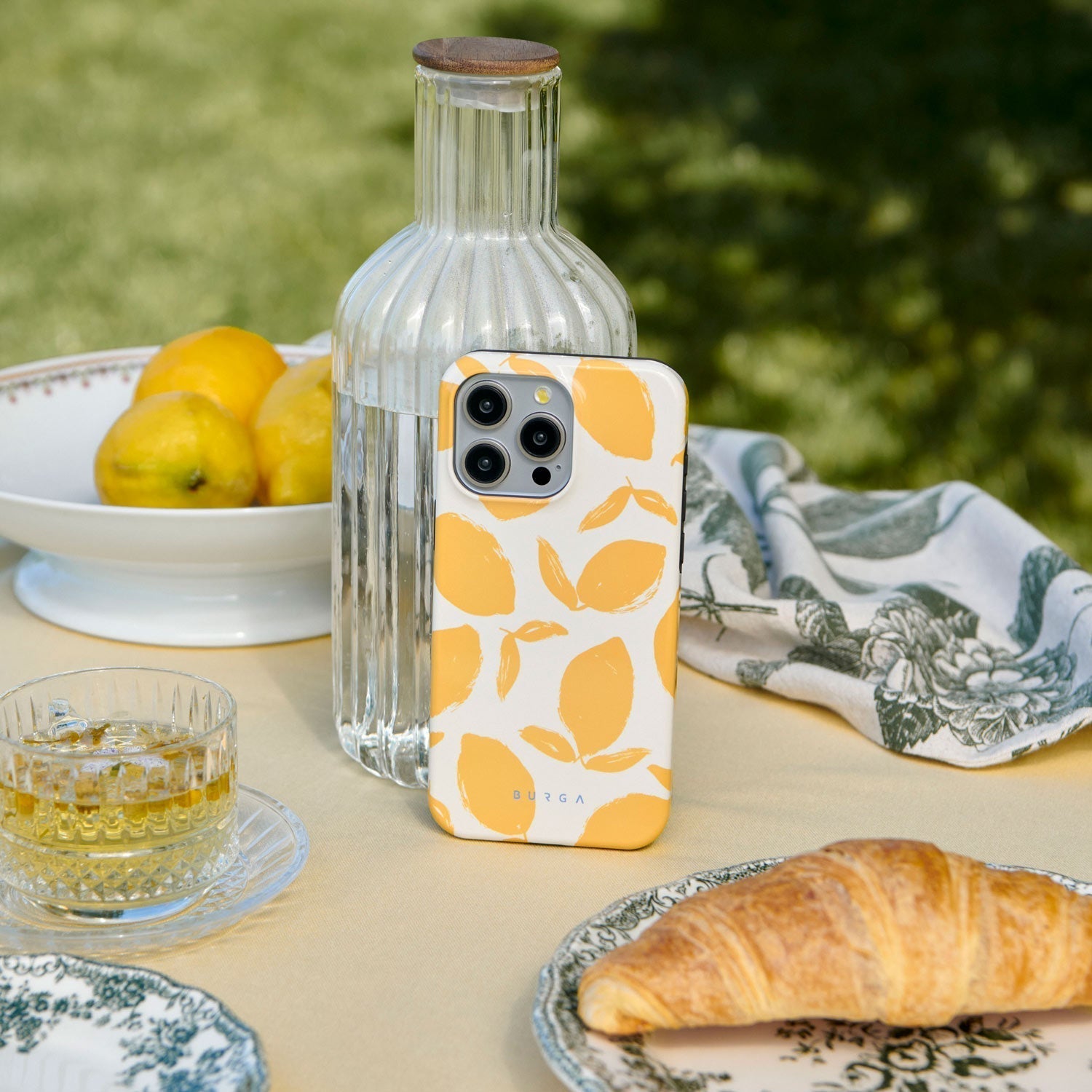 Husa BURGA Lemon Tart Tough Magsafe pentru iPhone 17 Pro Max
