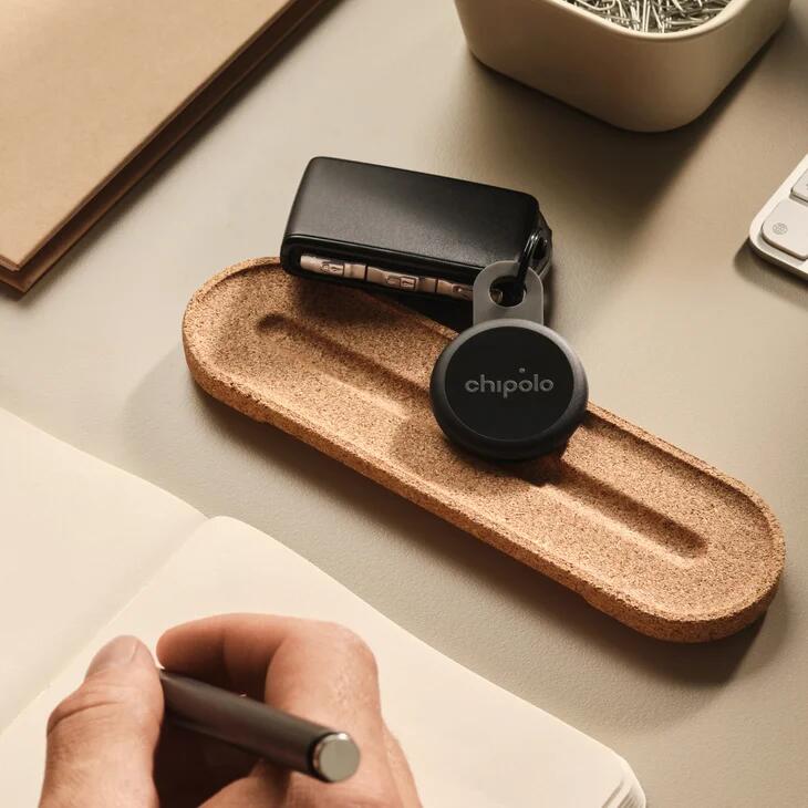 Chipolo LOOP – Tracker reincarcabil pentru obiecte compatibil cu Apple Find My pe iPhone sau Find Hub pe Android | Negru