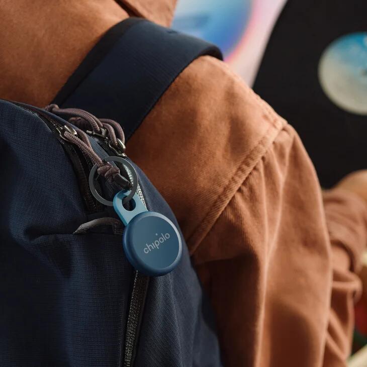 Chipolo LOOP – Tracker reincarcabil pentru obiecte compatibil cu Apple Find My pe iPhone sau Find Hub pe Android | Navy
